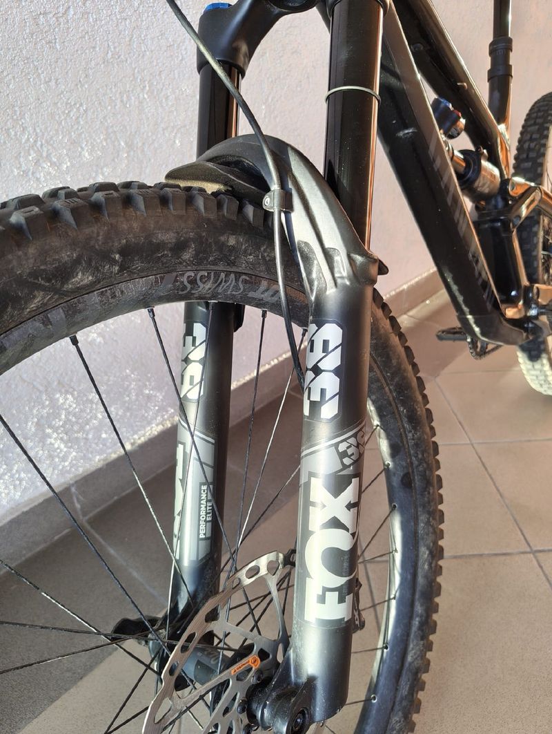Used Canyon Torque Mullet CF 8 2024 2024 Mountainbike, Black, 29, 27.5 — image 9 of 14