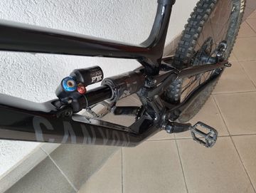Used Canyon Torque Mullet CF 8 2024 2024 Mountainbike, Black, 29, 27.5 — image 10 of 14
