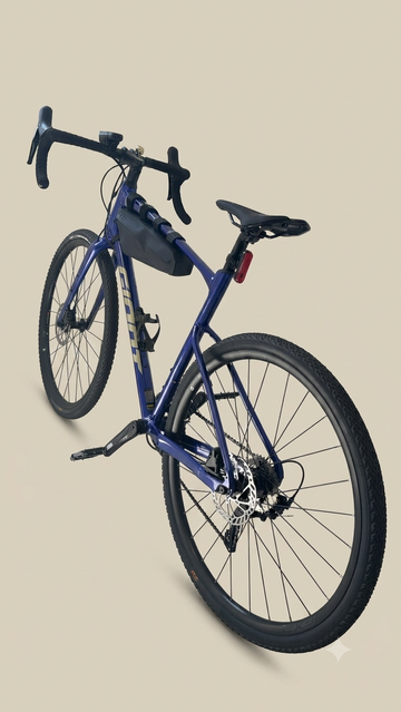 Used Giant Revolt 1 2024 2024 Road & Gravel, Blue — image 2 of 3