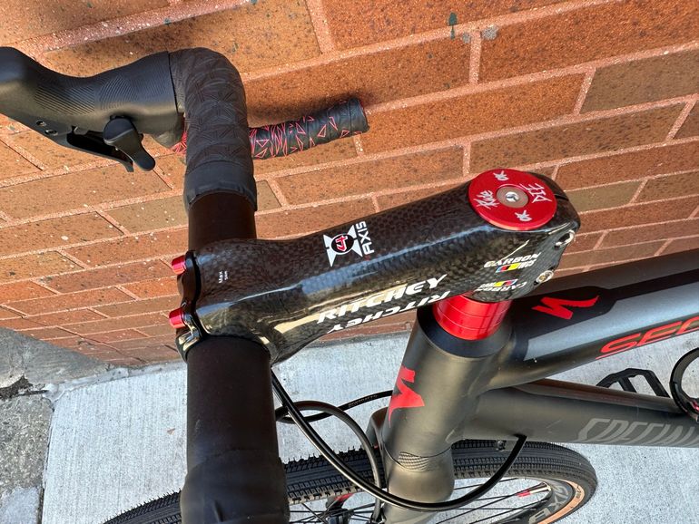 Used Specialized Secteur Expert Disc 2014 2014 Road & Gravel, Light Gray — image 4 of 12