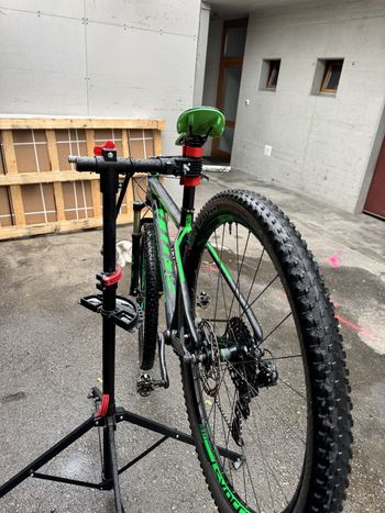Used Scott Scale Shimano SLX 2016 Mountainbike, Green — image 7 of 8