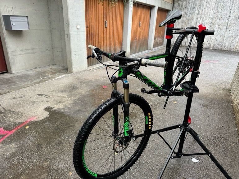 Used Scott Scale Shimano SLX 2016 Mountainbike, Green — image 6 of 8