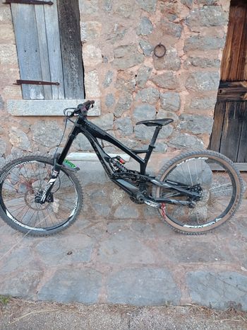 Gebrauchtes YT Custom SRAM GX DH 2015 Mountainbike, Schwarz — Bild 2 von 9