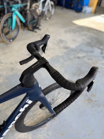Gebrauchtes Bianchi Oltre Comp Di2 Carbon 2024 Road & Gravel, Blau — Bild 14 von 21