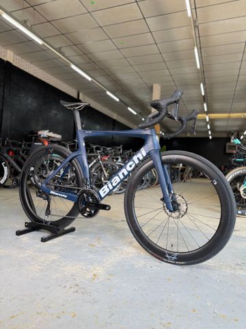 Gebrauchtes Bianchi Oltre Comp Di2 Carbon 2024 Road & Gravel, Blau — Bild 2 von 21