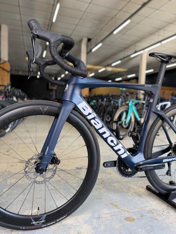 Gebrauchtes Bianchi Oltre Comp Di2 Carbon 2024 Road & Gravel, Blau — Bild 16 von 21
