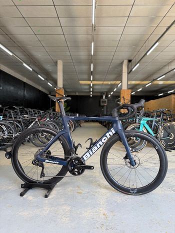 Bianchi Oltre Comp Di2 Carbon 2024 Corsa & gravel usato