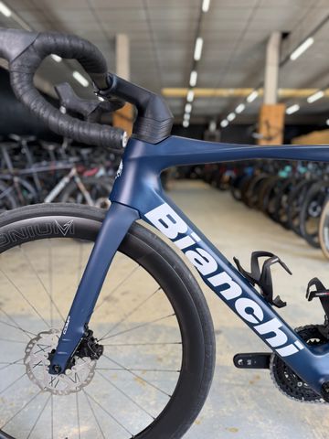 Gebrauchtes Bianchi Oltre Comp Di2 Carbon 2024 Road & Gravel, Blau — Bild 17 von 21