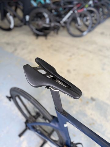 Gebrauchtes Bianchi Oltre Comp Di2 Carbon 2024 Road & Gravel, Blau — Bild 13 von 21