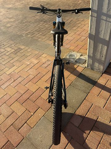 Used BMC Fourstroke 01 LTD 2023 2023 Mountainbike, White — image 16 of 17