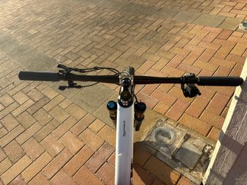 Used BMC Fourstroke 01 LTD 2023 2023 Mountainbike, White — image 17 of 17