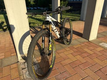 Used BMC Fourstroke 01 LTD 2023 2023 Mountainbike, White — image 9 of 17