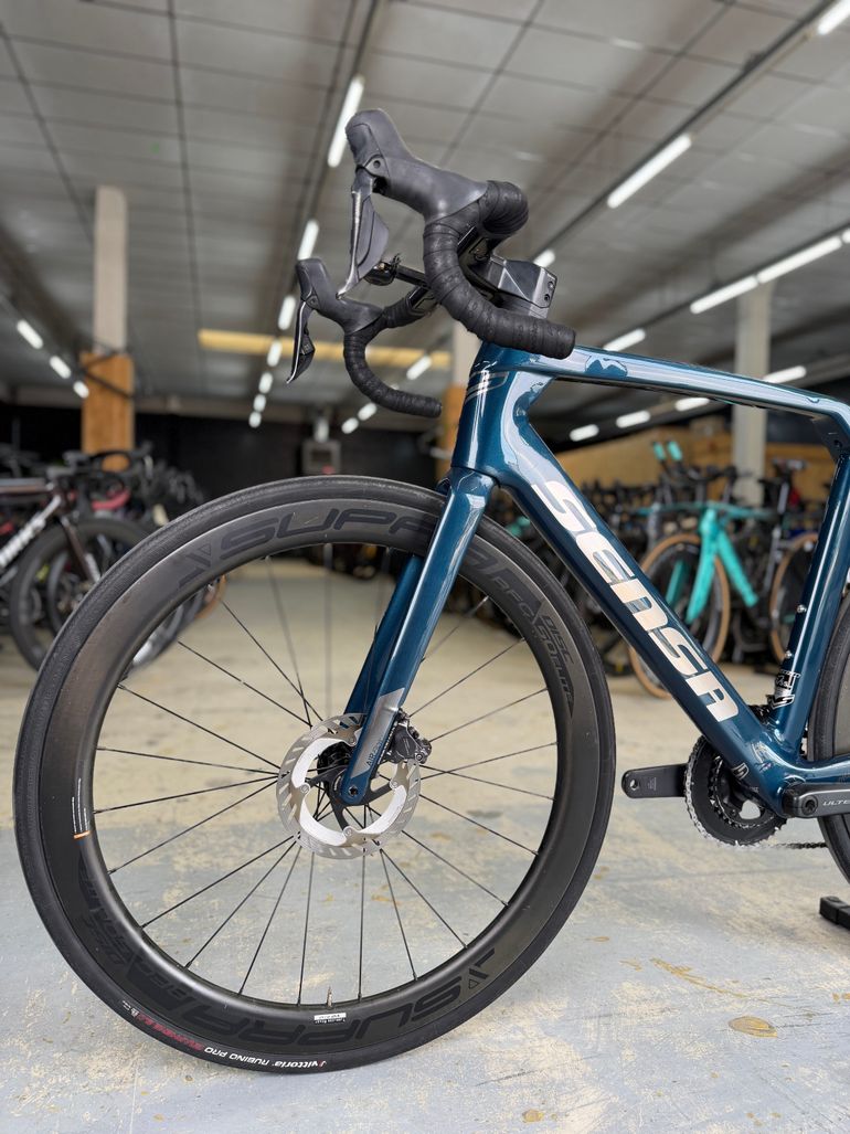 Brugt Sensa Giulia Evo Di2 Carbon 2024 Road & Gravel — billede 15 af 24