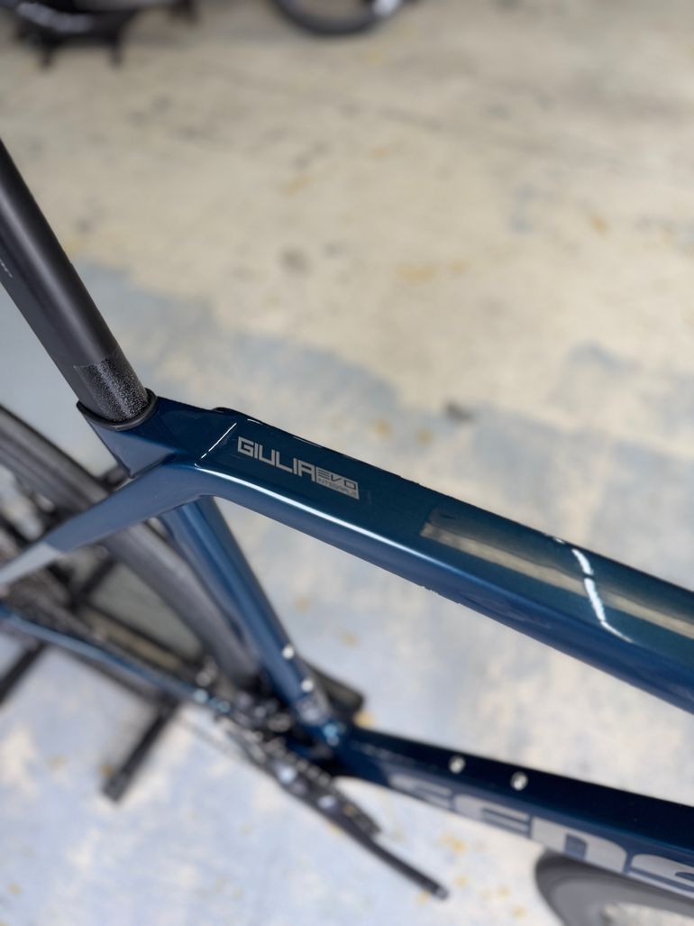 Brugt Sensa Giulia Evo Di2 Carbon 2024 Road & Gravel — billede 13 af 24