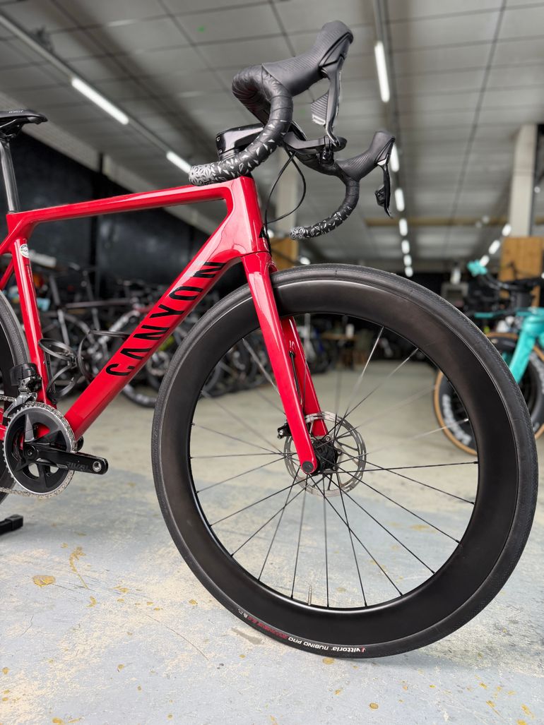 Brugt Canyon Ultimate CF SL 7 Disc eTap 2022 2022 Road & Gravel — billede 3 af 20