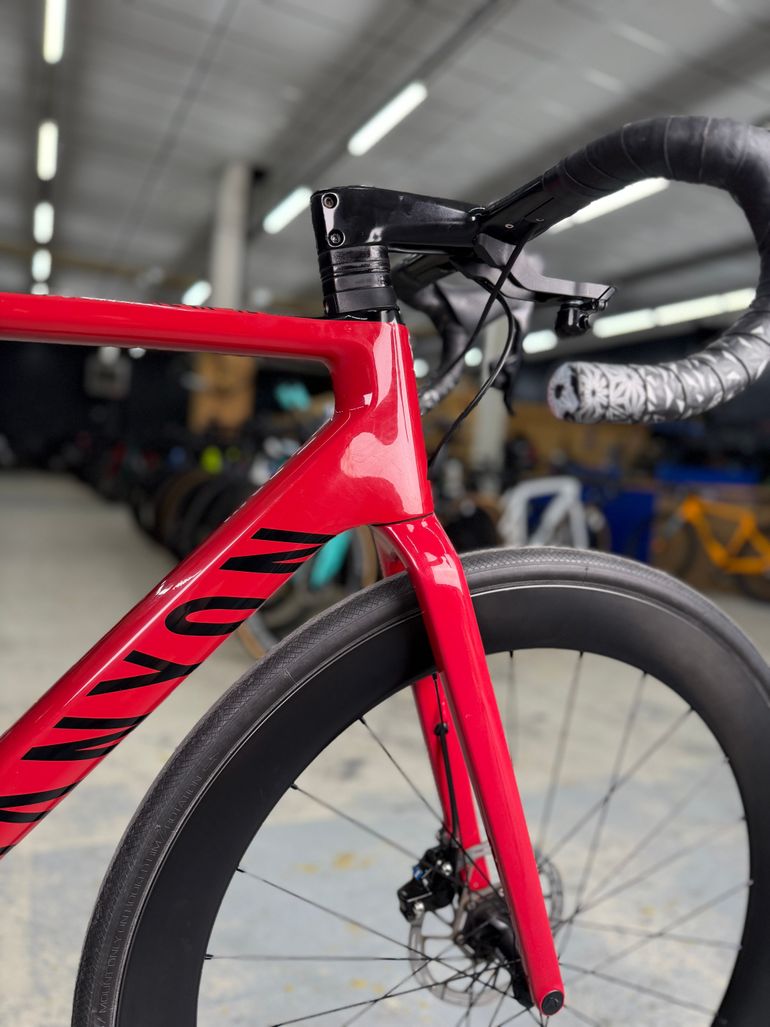 Brugt Canyon Ultimate CF SL 7 Disc eTap 2022 2022 Road & Gravel — billede 6 af 20