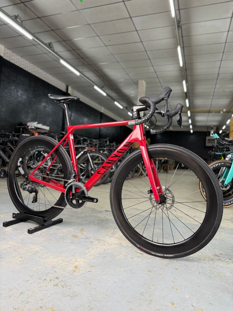 Brugt Canyon Ultimate CF SL 7 Disc eTap 2022 2022 Road & Gravel — billede 2 af 20