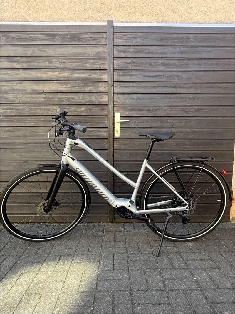 Käytetty Specialized Turbo Vado SL 5.0 Step-Through EQ 2023 2023 Urban & Touring
