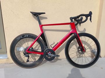 Canyon Aeroad CF SLX 2017 2017 Road & Gravel usato, Rosso — immagine 1 di 6