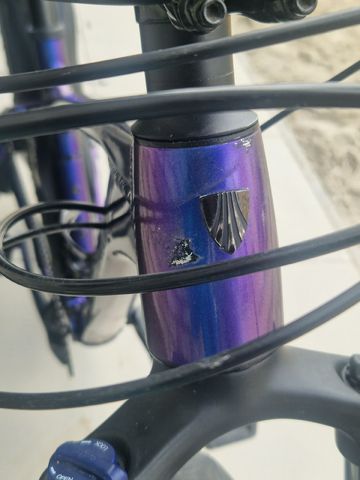 Used Trek Roscoe 6 2024 2024 Mountainbike, Purple, 27.5, 29 — image 5 of 7