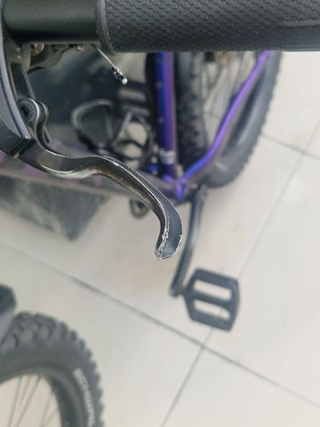 Used Trek Roscoe 6 2024 2024 Mountainbike, Purple, 27.5, 29 — image 6 of 7