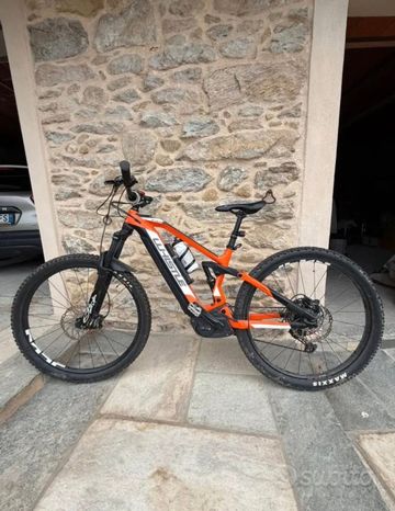 Used Whistle B-Rush Performance 2022 Urban & Touring