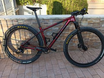 Used Trek Procaliber 9.7 2020 2020 Mountainbike, Red, 27.5, 29 — image 1 of 15