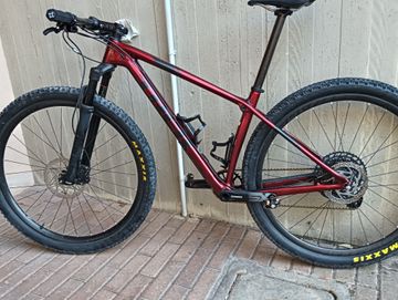 Used Trek Procaliber 9.7 2020 2020 Mountainbike, Red, 27.5, 29 — image 2 of 15