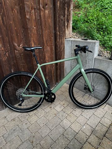 Orbea VIBE H30 2021 2021 Urban & Touring usato