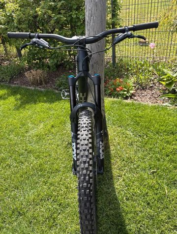 Käytetty YT Industries Capra CORE 3 MX 2024 2024 Mountainbike — kuva 2 / 9
