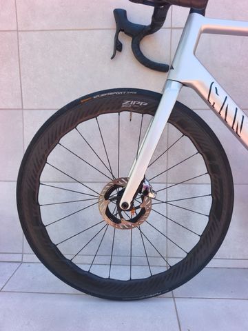 Used Canyon Ultimate CFR eTap 2023 2023 Road & Gravel, Light Gray — image 2 of 5