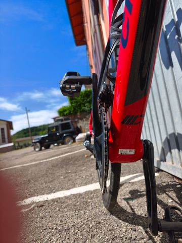 Cipollini Bond SRAM Rival eTap AXS 2024 Road & Gravel usato, Rosso — immagine 5 di 12