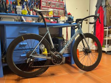 Used Factor O2 SRAM Red eTap AXS 2024 Road & Gravel, Blue — image 8 of 9