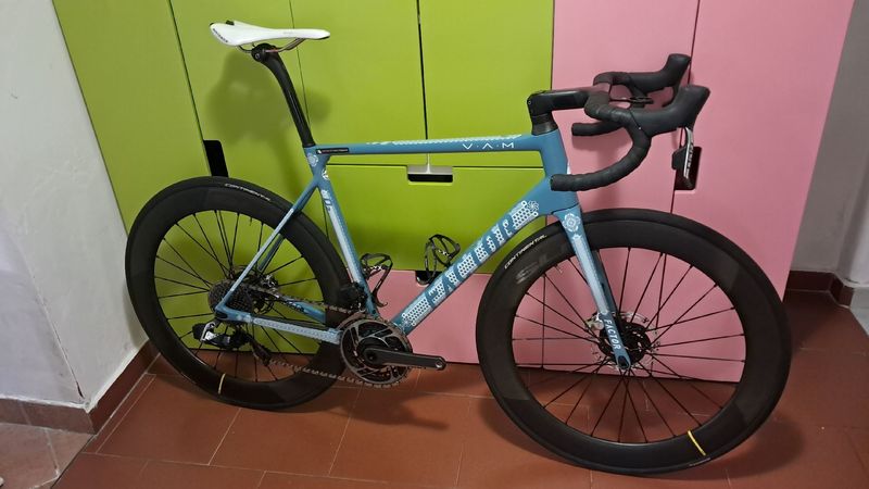 Used Factor O2 SRAM Red eTap AXS 2024 Road & Gravel