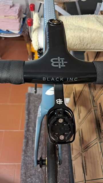 Used Factor O2 SRAM Red eTap AXS 2024 Road & Gravel, Blue — image 3 of 9