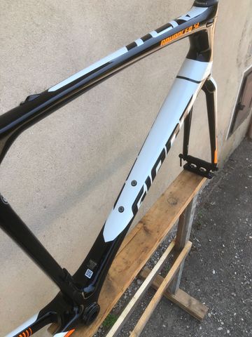 Použité Giant TCR Advanced SL 1 2017 Frameset 2017 Road & Gravel — obrázek 7 z 10