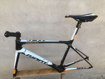 Použité Giant TCR Advanced SL 1 2017 Frameset 2017 Road & Gravel — obrázek 4 z 10