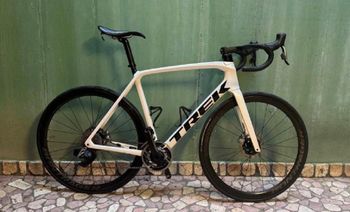 Używany Trek Émonda SLR 9 Disc eTap 2019 2019 Road & Gravel