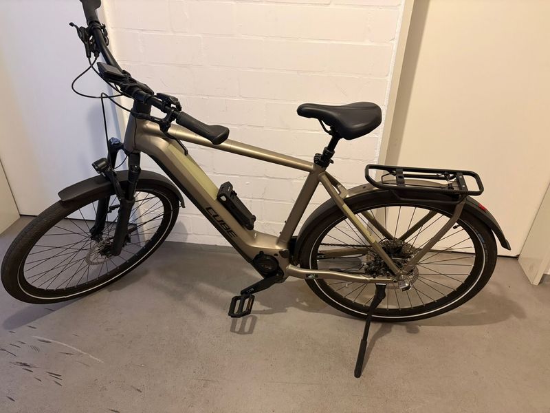 Used CUBE KATHMANDU HYBRID, PRO 750 2023 2023 Urban & Touring