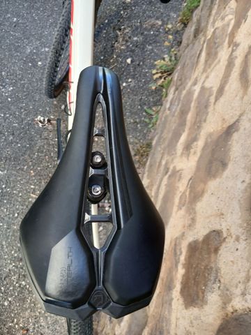 Tweedehands Giant Revolt Advanced 2 2020 2020 Road & Gravel — afbeelding 7 van 10