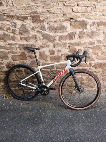 Tweedehands Giant Revolt Advanced 2 2020 2020 Road & Gravel — afbeelding 1 van 10