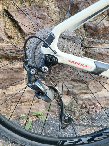 Tweedehands Giant Revolt Advanced 2 2020 2020 Road & Gravel — afbeelding 3 van 10