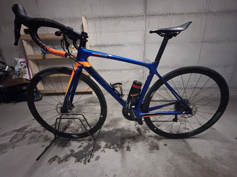 Giant TCR Advanced Pro 0 Disc 2018 2018 Road & Gravel usato, Blu — immagine 2 di 5