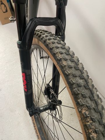 Gebrauchtes Focus RAVEN 8.9 2019 2019 Mountainbike, Schwarz — Bild 2 von 5