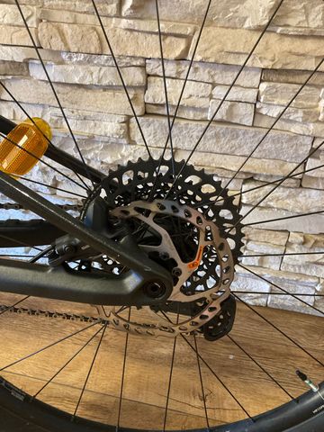 Używany Orbea Oiz M30 SRAM GX 2023 Mountainbike — zdjęcie 27 z 36