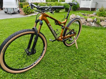 Used Lapierre XRM 8.9 2023 2023 Mountainbike, Orange — image 2 of 6