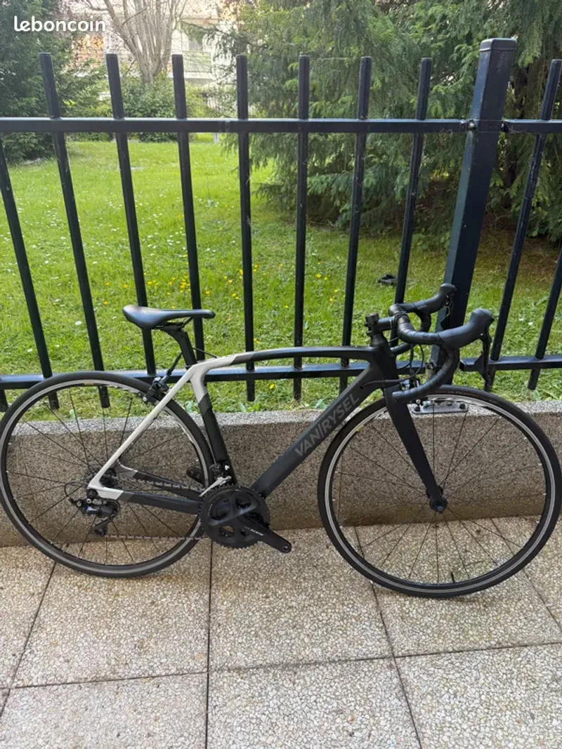 Van rysel RCR 900 CF Carbon Road Bike, - 105 2020 2020 Road & Gravel de segunda mano