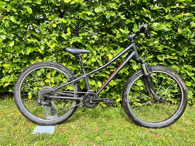 Použité Specialized Hotrock 24 2021 2021 Kids & Youth