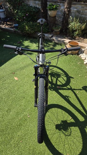 Gebrauchtes Orbea ALMA M20 2024 2024 Mountainbike, Hellgrau, 29 — Bild 4 von 7