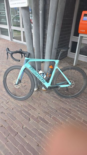 Brugt Bianchi Oltre Shimano 105 2024 Road & Gravel